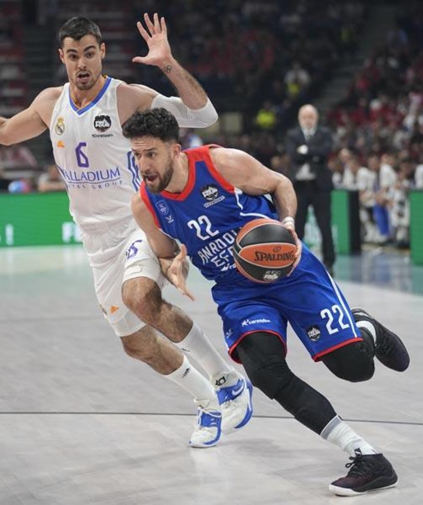 Anadolu Efes bir kez daha tarih yazdı Ergin Ataman'ın Türkçe röportajı ayakta alkışlandı!