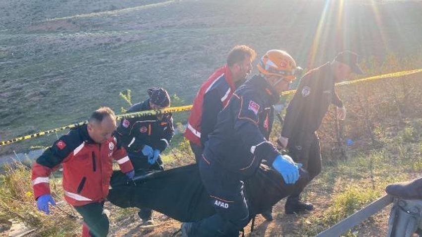 Üniversite öğrencilerini taşıyan otobüs devrildi: 2 ölü, 42 yaralı