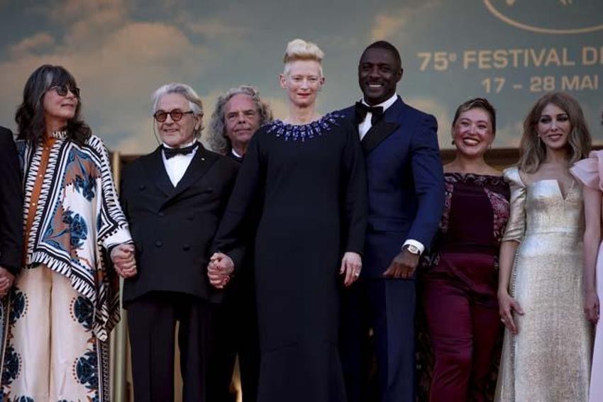 Zerrin Tekindor, Cannes Film Festivali'nde! 'Işıl ışıl parlıyor'