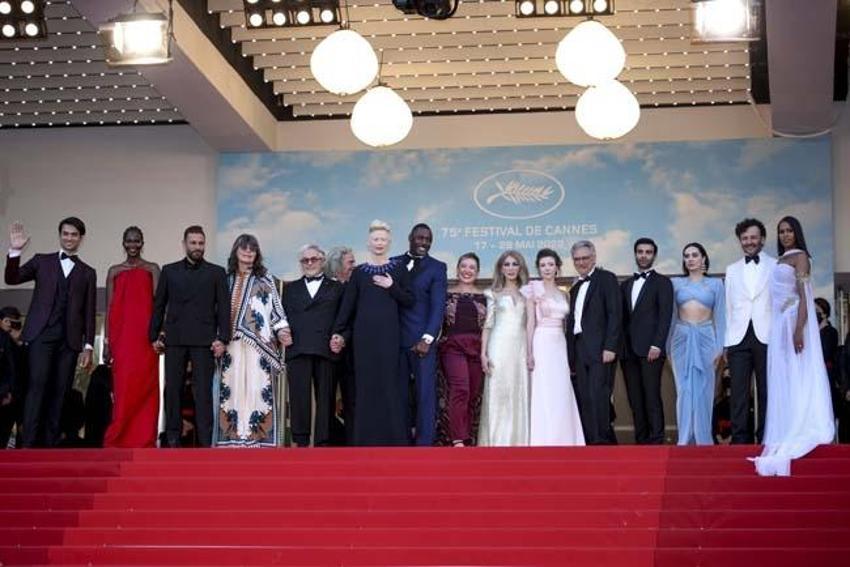 Zerrin Tekindor, Cannes Film Festivali'nde! 'Işıl ışıl parlıyor'