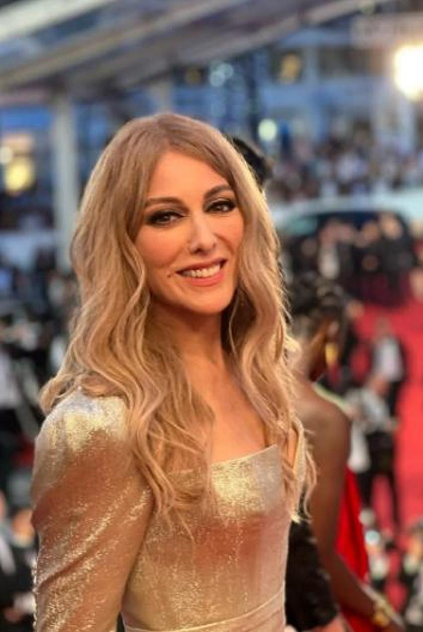Zerrin Tekindor, Cannes Film Festivali'nde! 'Işıl ışıl parlıyor'