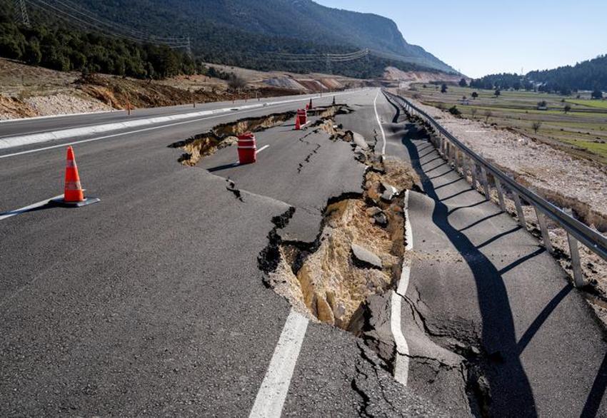 Deprem ile ilgili son dakika uyarısı! İstanbul, İzmir, Ankara dahil 45 ili, 110 ilçeyi vuracak! Liste duyuruldu, 7 ve üzeri sarsıntılar...