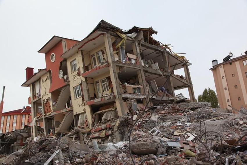Deprem ile ilgili son dakika uyarısı! İstanbul, İzmir, Ankara dahil 45 ili, 110 ilçeyi vuracak! Liste duyuruldu, 7 ve üzeri sarsıntılar...
