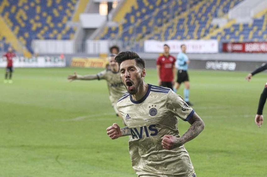 Bu transfer en çok İrfan Can Kahveci'yi üzecek! M.United, B.Dortmund'da oynayan yıldız Fener'e geliyor