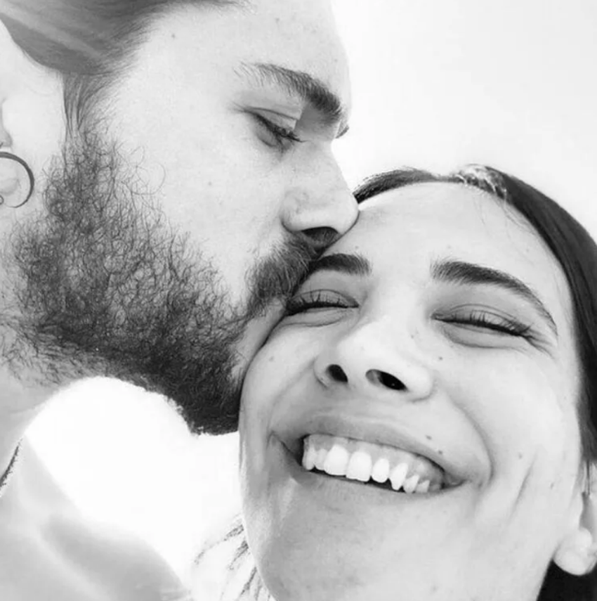 Alperen Duymaz ile eşi Kübra Kelkit boşanıyor mu? Ünlü oyuncudan fotoğraflı yanıt...