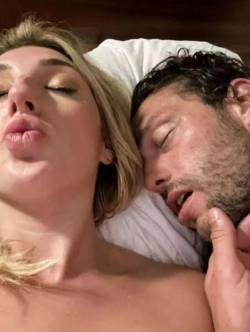 Düğüne günler kala, başka kadınla yatakta skandal fotoğraf! Ünlü futbolcu Andy Carroll'ın adının yazdığı bornozu da giydi...