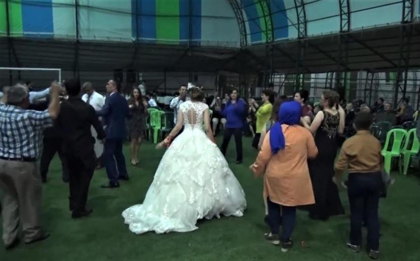 Düğünde halı saha hüsranı yaşayan çifte, tüketici mahkemesinden 30 bin TL tazminat kararı