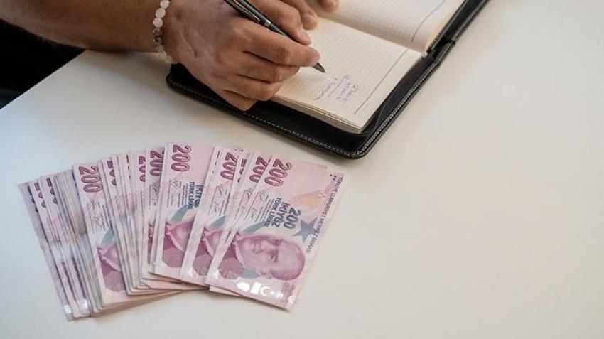 Memur maaşlarına ve emekli aylıklarına büyük zam! Oranlar değişti, yeni maaşlar ortaya çıktı, en düşüğü 8 bin 435 liraya...