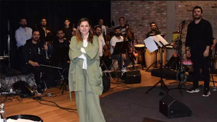 Merve Özbey aşka geldi! Eşiyle fotoğrafını paylaşıp...