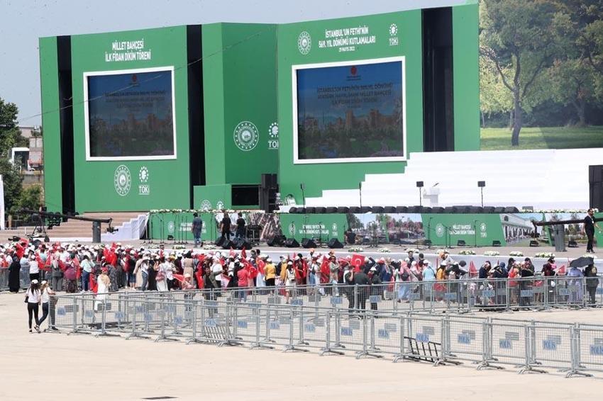 İstanbul'da fetih coşkusu! Atatürk Havalimanı'na ziyaretçi akını