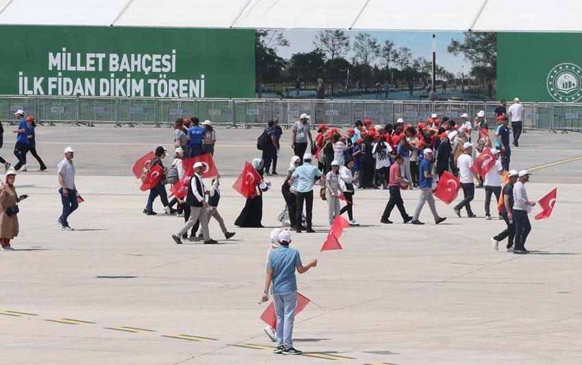 İstanbul'da fetih coşkusu! Atatürk Havalimanı'na ziyaretçi akını