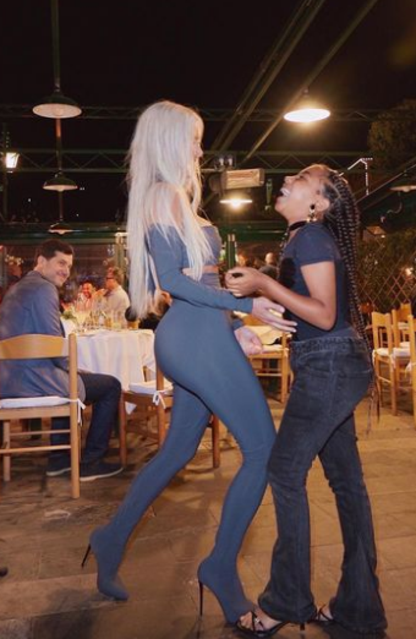 Kim Kardashian kızı North ile eğlenceli hallerini paylaştı!