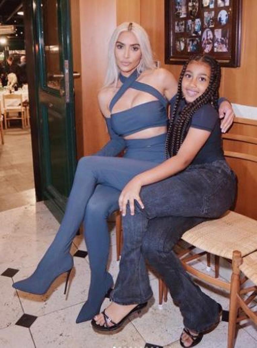 Kim Kardashian kızı North ile eğlenceli hallerini paylaştı!