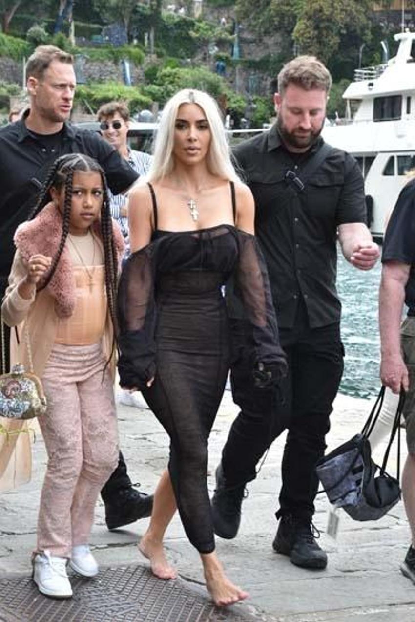 Kim Kardashian kızı North ile eğlenceli hallerini paylaştı!