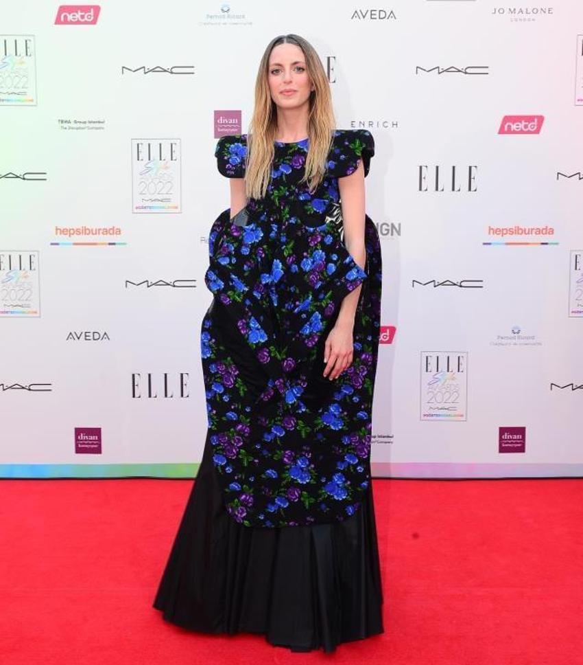 Ünlü isimler şıklık yarışına girdiler! İşte ELLE Style Awards 2022'nın ödülleri ve sahipleri...