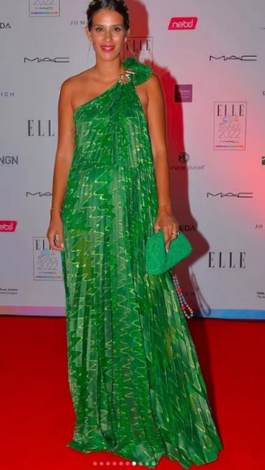 Ünlü isimler şıklık yarışına girdiler! İşte ELLE Style Awards 2022'nın ödülleri ve sahipleri...