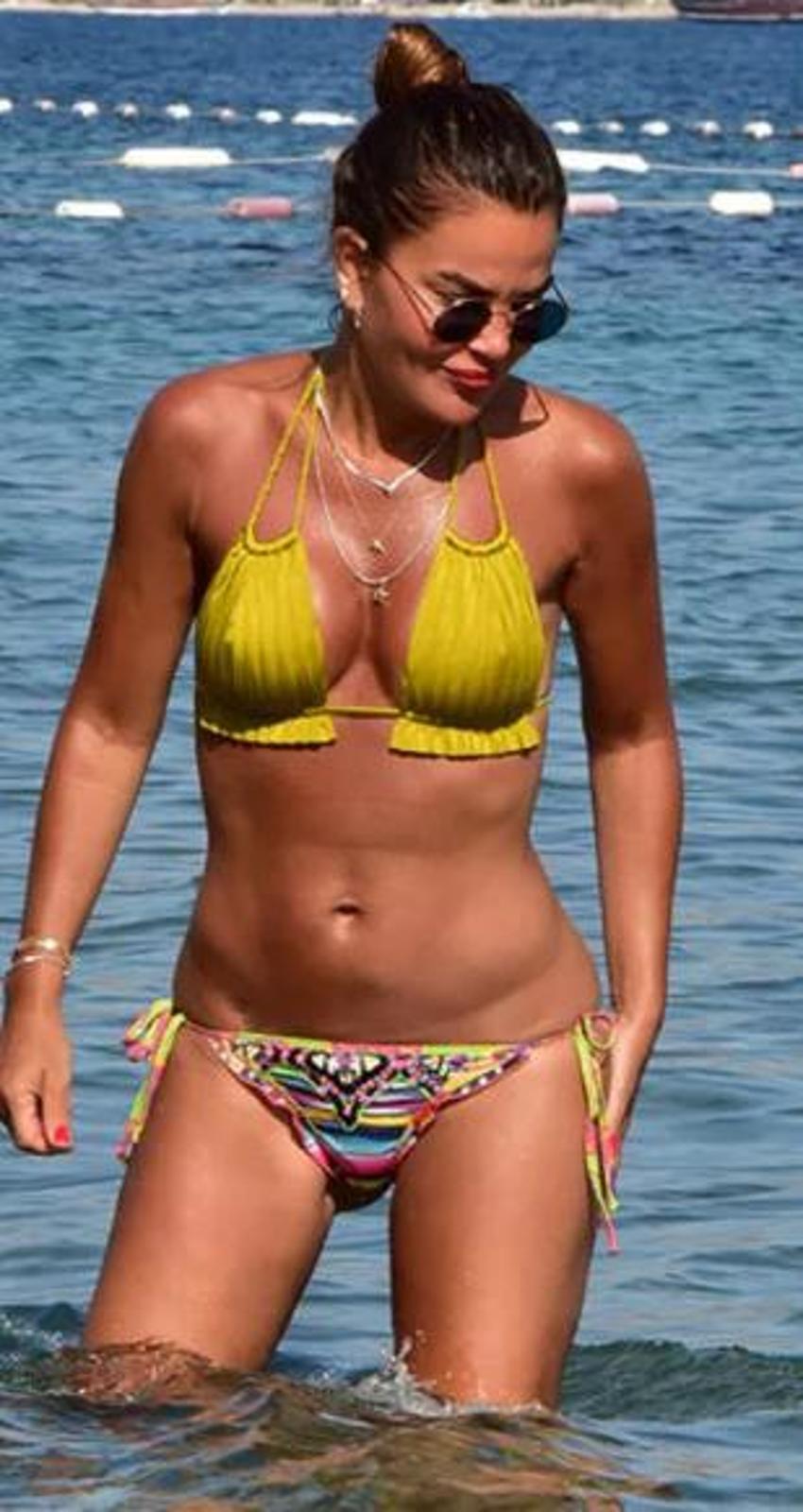 Özlem Yıldız sezonu Bodrum'da açtı! Fiziğiyle göz kamaştırdı...