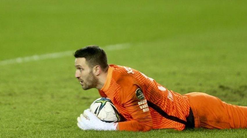 Torrent Muslera'yı eleştirmiş Pena Barcelona'ya geri gitmişti! İşte G.Saray'ın yeni kalecisi