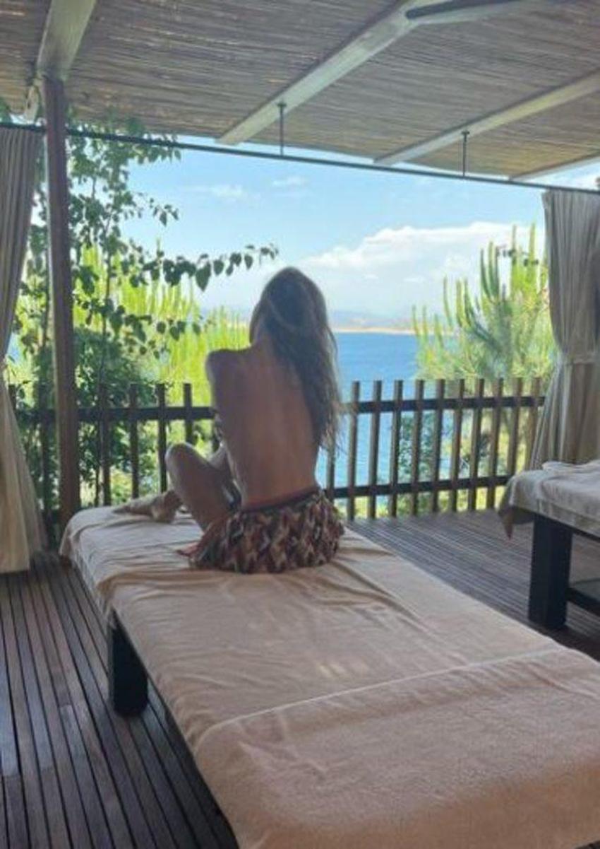  Şeyma Subaşı'ndan üstsüz poz! 'Gerçekliğe ihanettir'