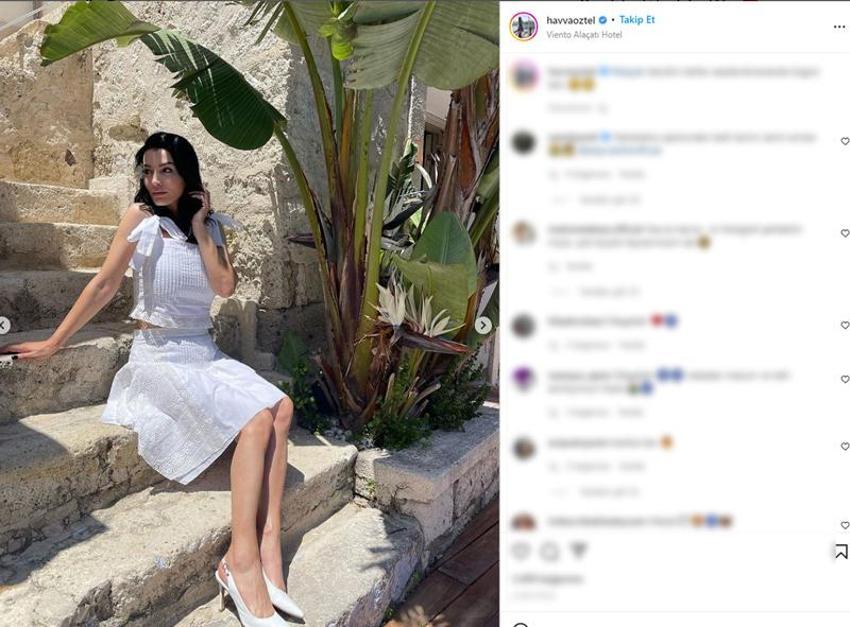 Aleyna Tilki’nin annesi Havva Öztel yeşil elbisesi ile büyüledi 