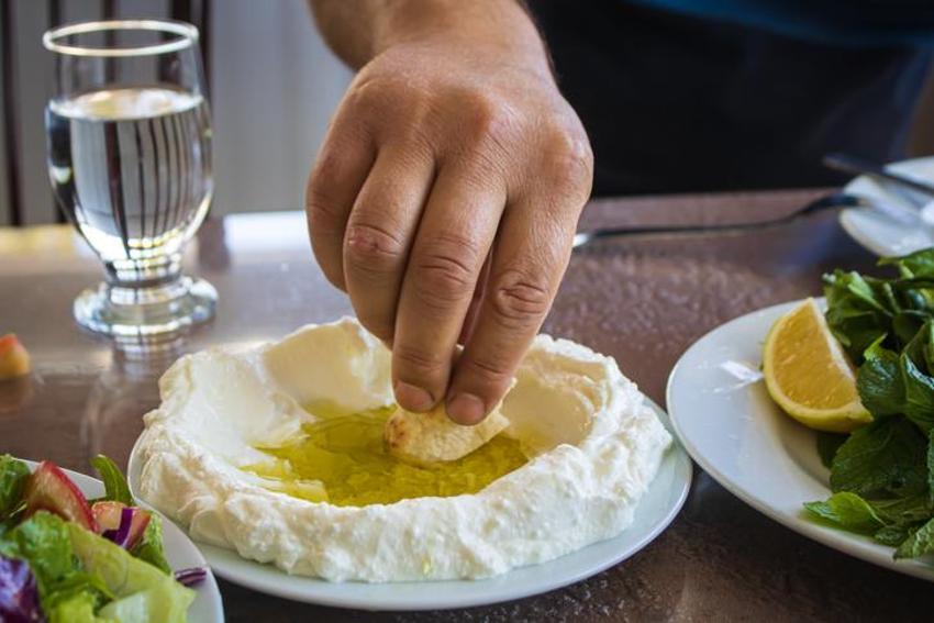 Güçlü bir probiyotik, vitamin ve mineral bakımından çok zengin! Osteoporozu önlüyor, enerji veriyor! Suyunu sakın dökmeyin çünkü...