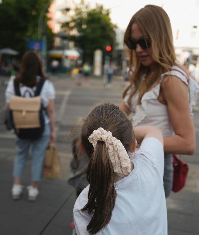 Meryem Uzerli kızlarına kavuştu! Yeni pozlar