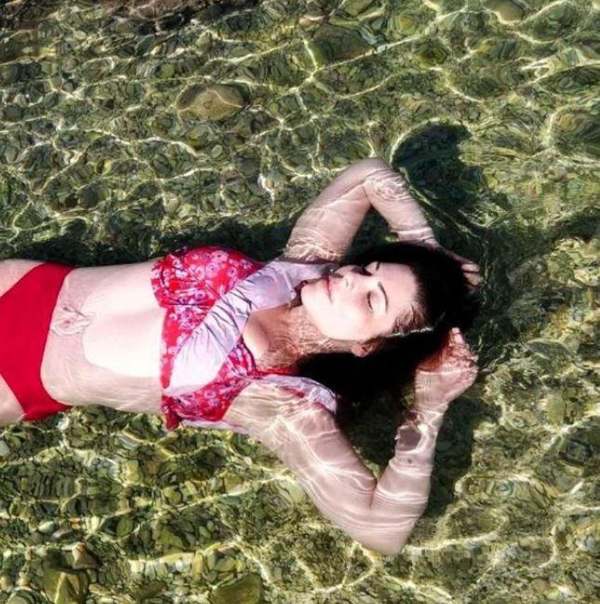 Pelin Öztekin'den bikinili paylaşım! 93 kilo vermişti