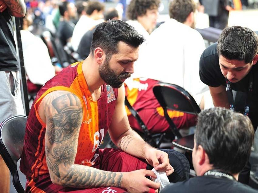 Fenerbahçe Beko eşleşmesi öncesi Anadolu Efes'te büyük şok! Galatasaray Nef maçında talihsiz anlar...