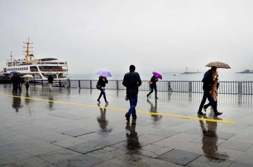 Meteoroloji üstüne basa basa uyardı! 45 il sağanak yağmura teslim olacak, günlerce sürecek