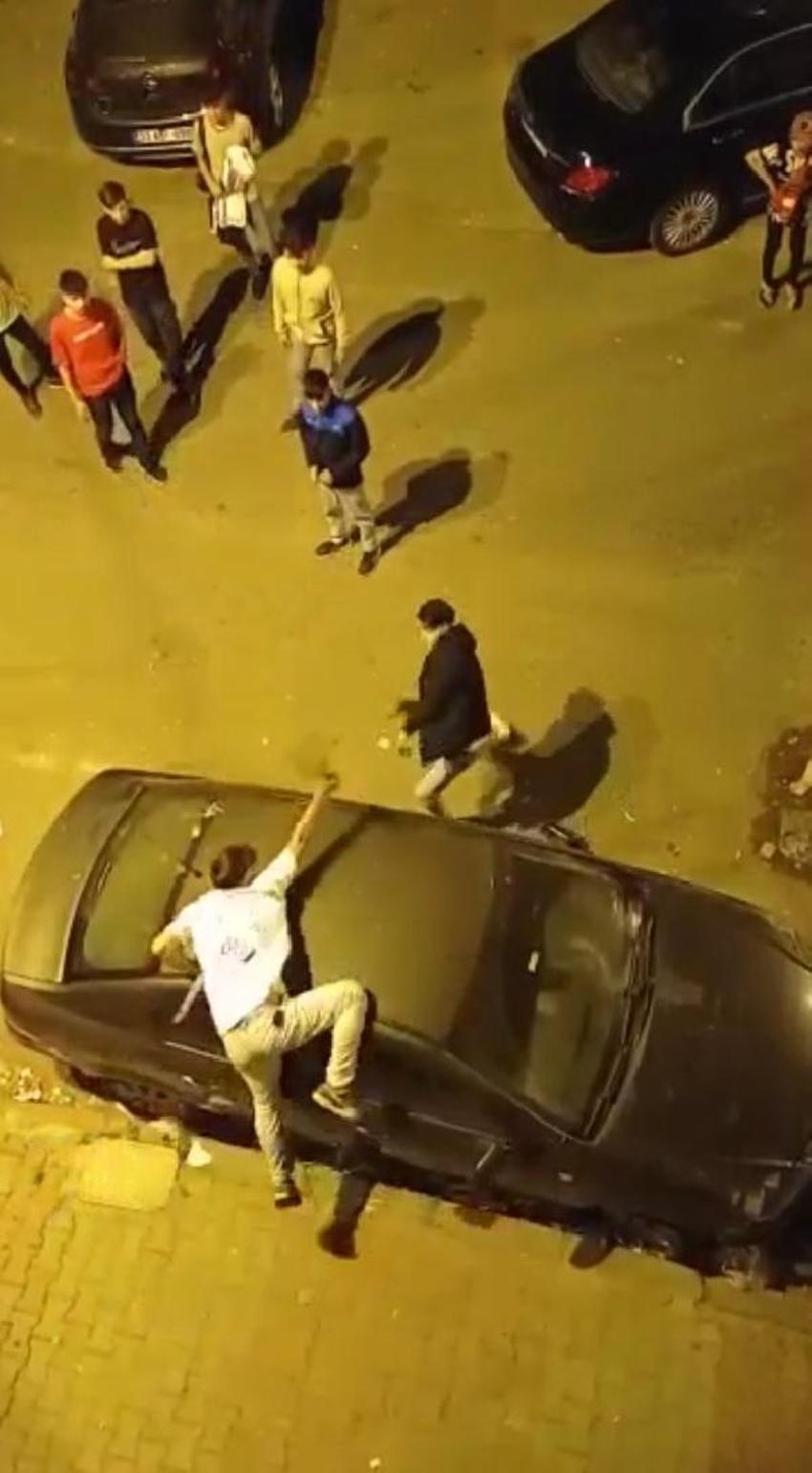 Döner bıçağıyla arkadaşına korku dolu anlar yaşattı
