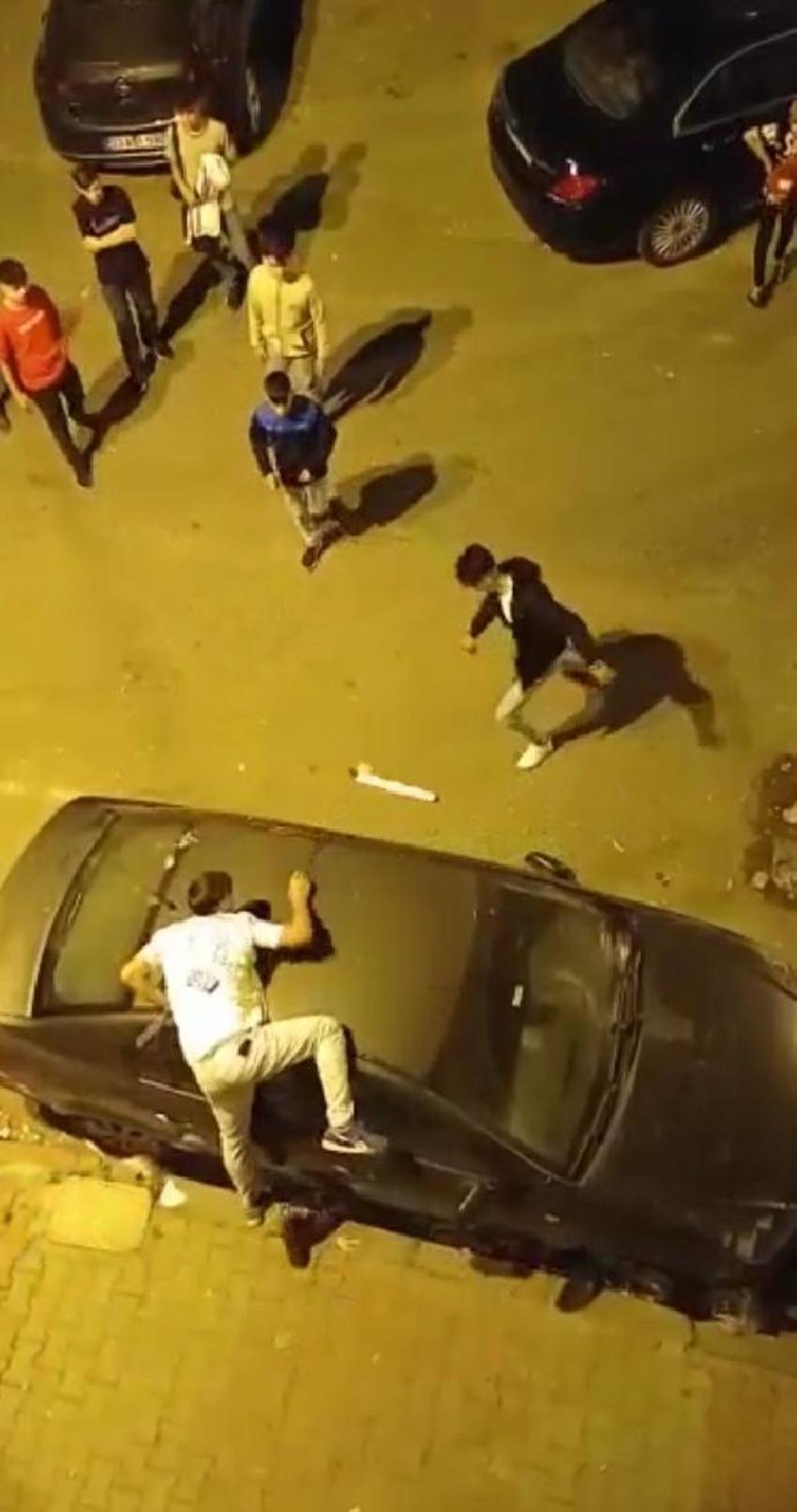Döner bıçağıyla arkadaşına korku dolu anlar yaşattı