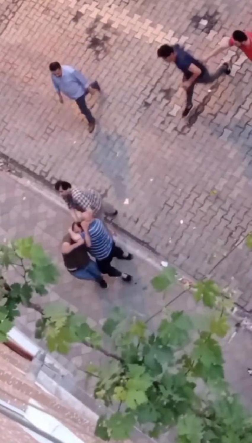 Döner bıçağıyla arkadaşına korku dolu anlar yaşattı