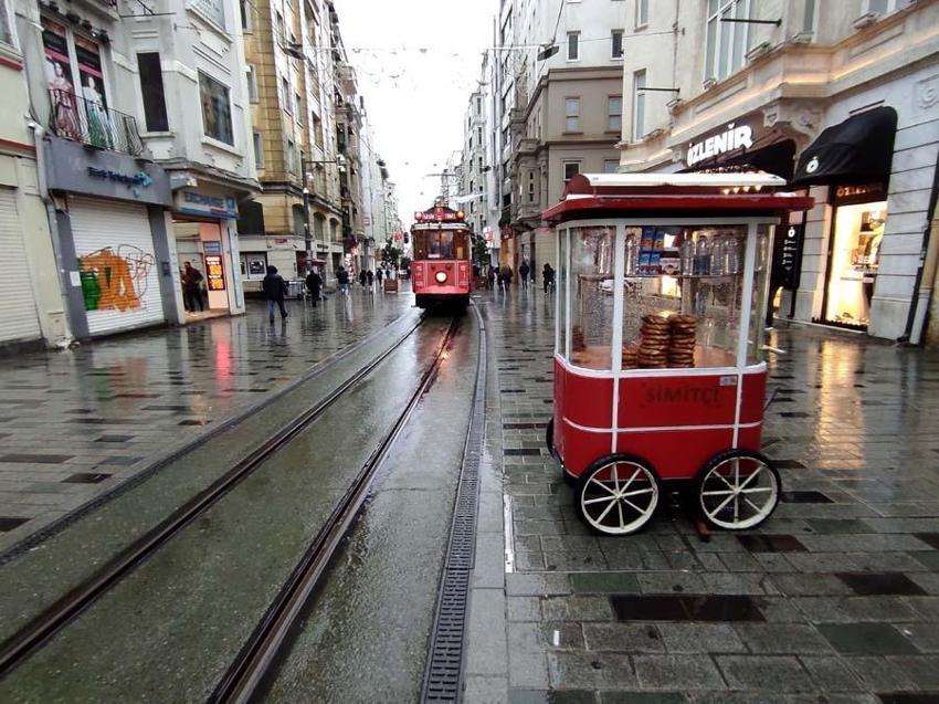 Çok şiddetli yağışlar 50 ilde başlıyor! Fena bastıracak, 5 gün sürecek! Meteoroloji bu kentleri özellikle uyardı! İstanbul, İzmir, Ankara dahil...