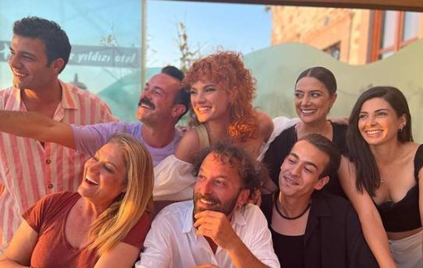 Üç Kız Kardeş dizisinde aşk var! Nazlı Senem Ünal aşkını sosyal medyadan ilan etti...