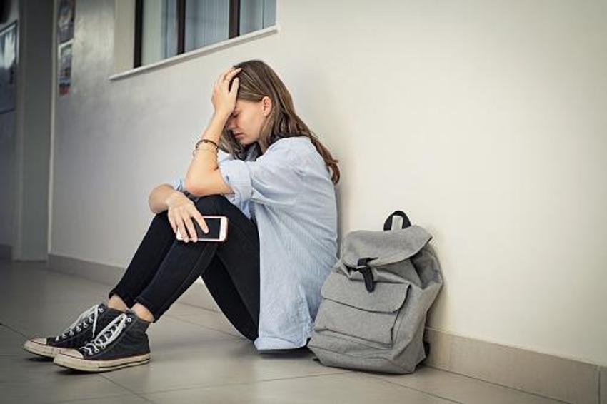 Lisede iğrenç olay! Kadın öğretmenden kız öğrenciye istismar iddiası
