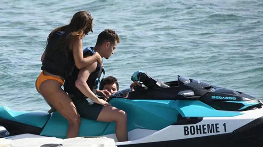 Elif Yılmaz ve Batuhan Kör denizde aşka geldi!