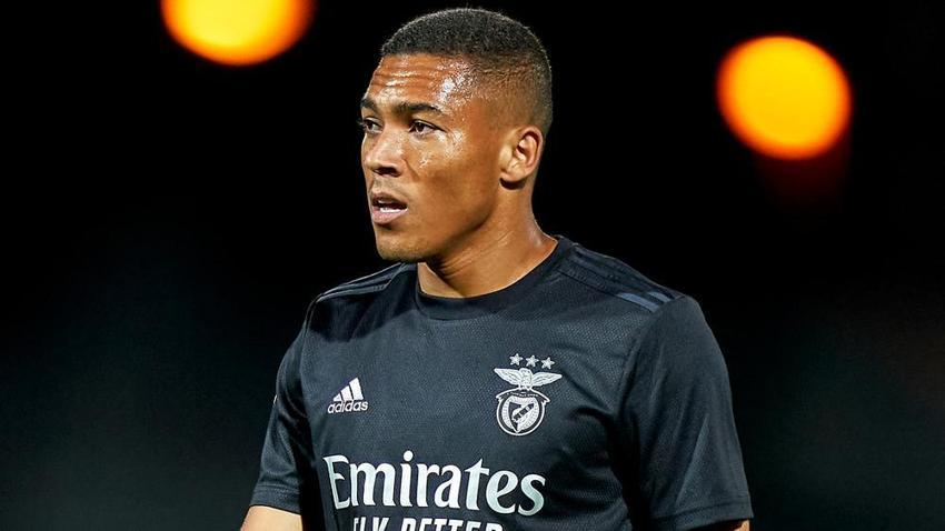 Transfer belgesi ortaya çıktı! Ali Koç dünyaca ünlü yıldızı Türkiye'ye getiriyor! Formayı bile giydirdiler