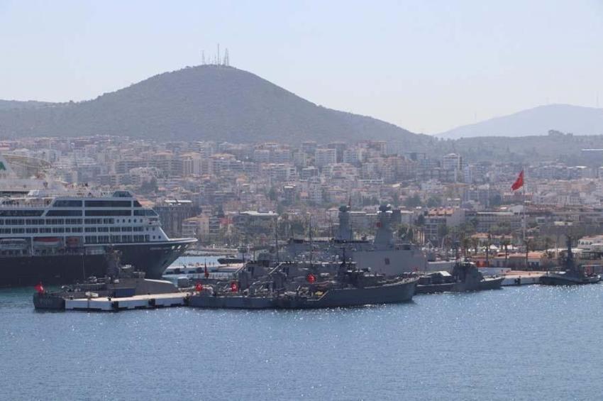 Türkiye'nin en yeni silahları ve teknolojileri EFES-2022'de sahneye çıktı!