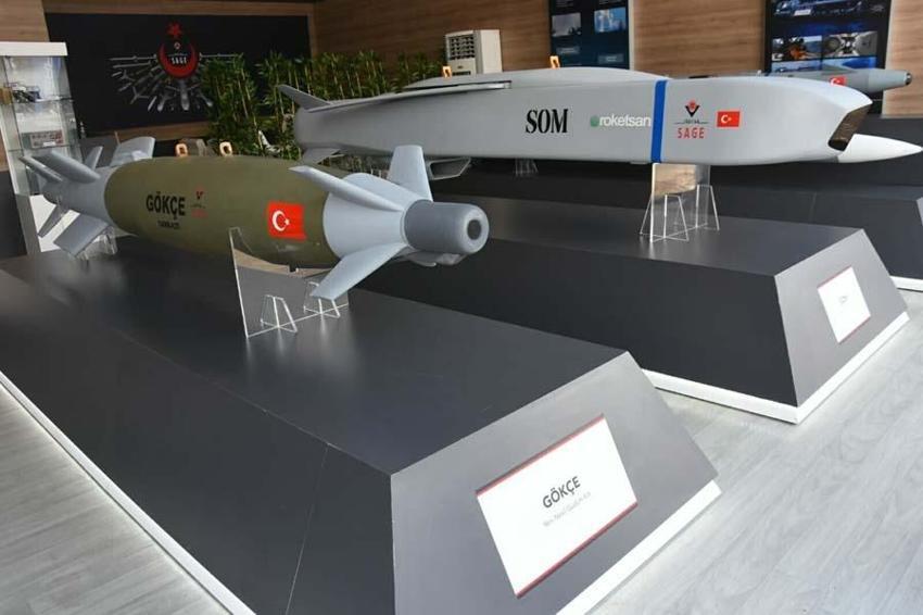 Türkiye'nin en yeni silahları ve teknolojileri EFES-2022'de sahneye çıktı!