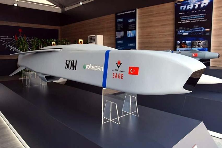 Türkiye'nin en yeni silahları ve teknolojileri EFES-2022'de sahneye çıktı!