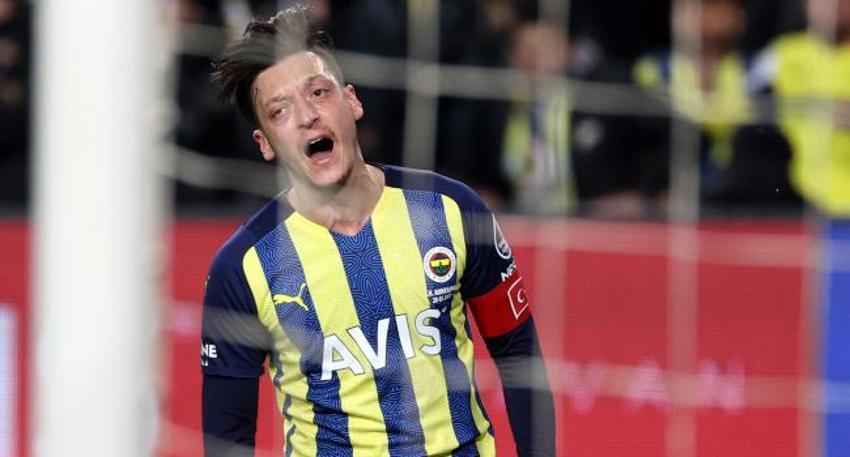 Fenerbahçe'de şok! Önce yatan 2 transferi açıkladı ardından 3 ayrılığı!