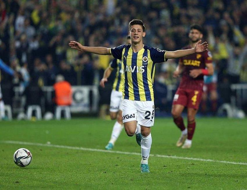 Fenerbahçe'de şok! Önce yatan 2 transferi açıkladı ardından 3 ayrılığı!