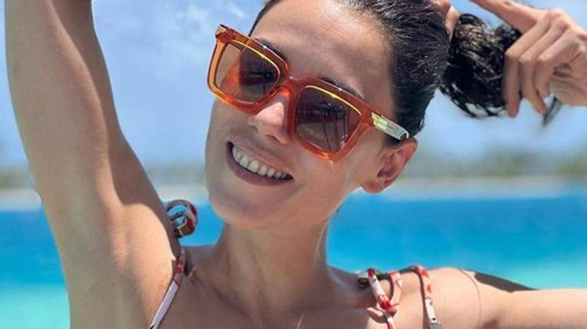 Cansu Dere sezonu açtı! Tatil pozları...