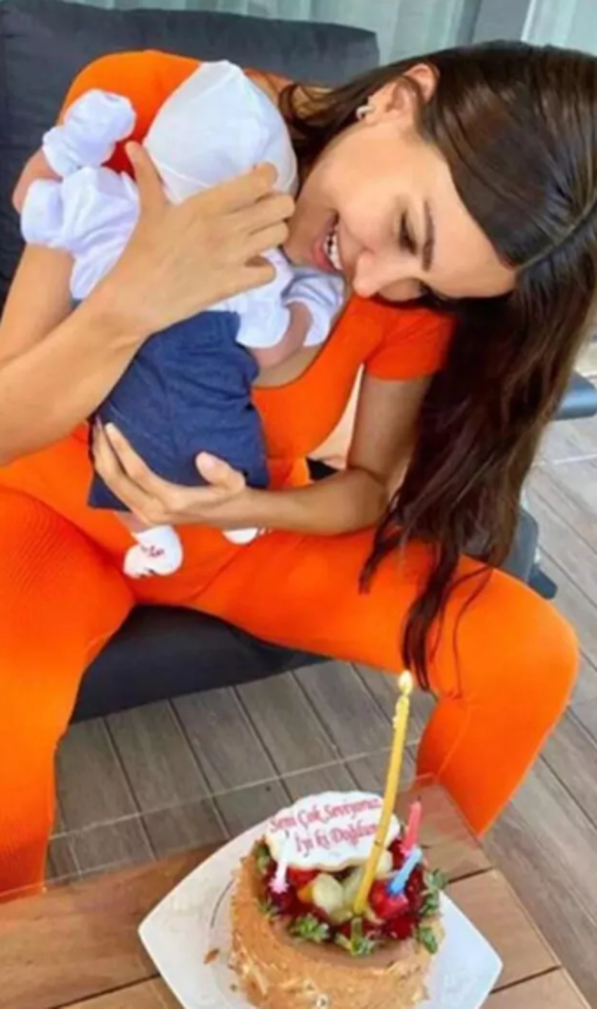 Şilan Makal eşi ve oğluyla tatil sezonunu açtı! 