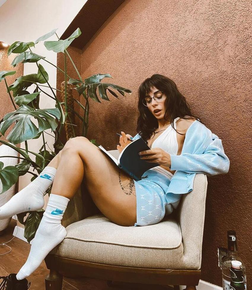 Yasemin Yürük mayolu pozuyla şov yaptı!