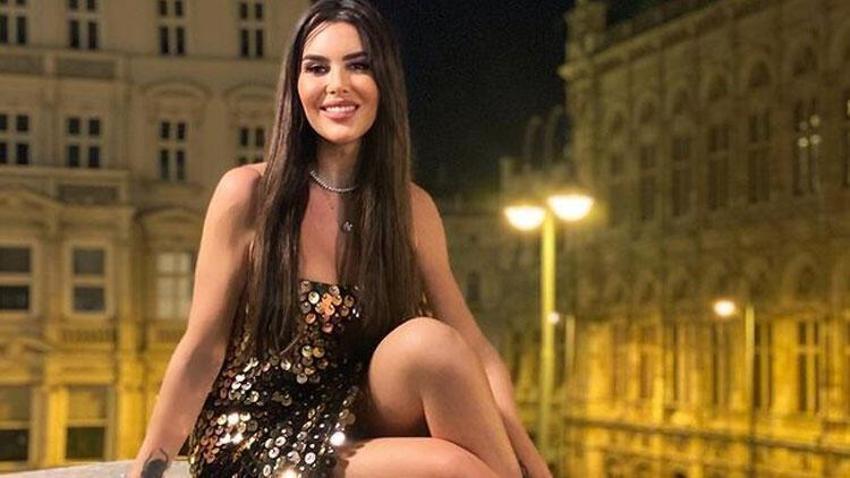 Selin Ciğerci bikinili pozuyla gündem oldu! "Zayıflık çok yakıştı"