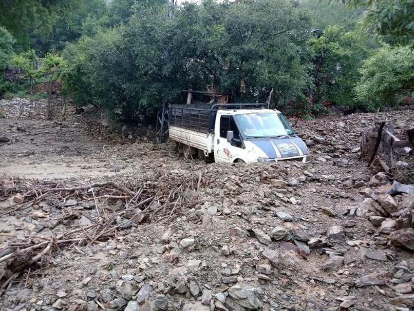 Çok şiddetli yağışlarla ilgili son dakika açıklaması! Meteoroloji uyardı, bu saatlere dikkat! Kuvvetli esecek, İstanbul, Ankara dahil...