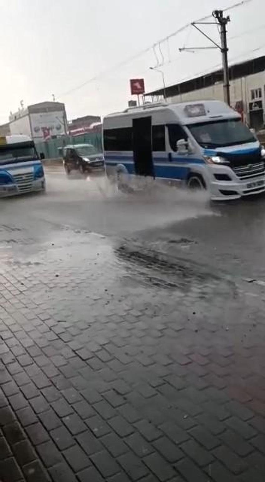 Çok şiddetli yağışlarla ilgili son dakika açıklaması! Meteoroloji uyardı, bu saatlere dikkat! Kuvvetli esecek, İstanbul, Ankara dahil...