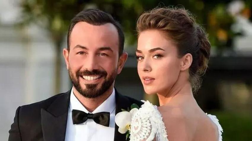 Kara bulutlar dağıldı! Ünlü çift, tatilde öpmelere doyamadı