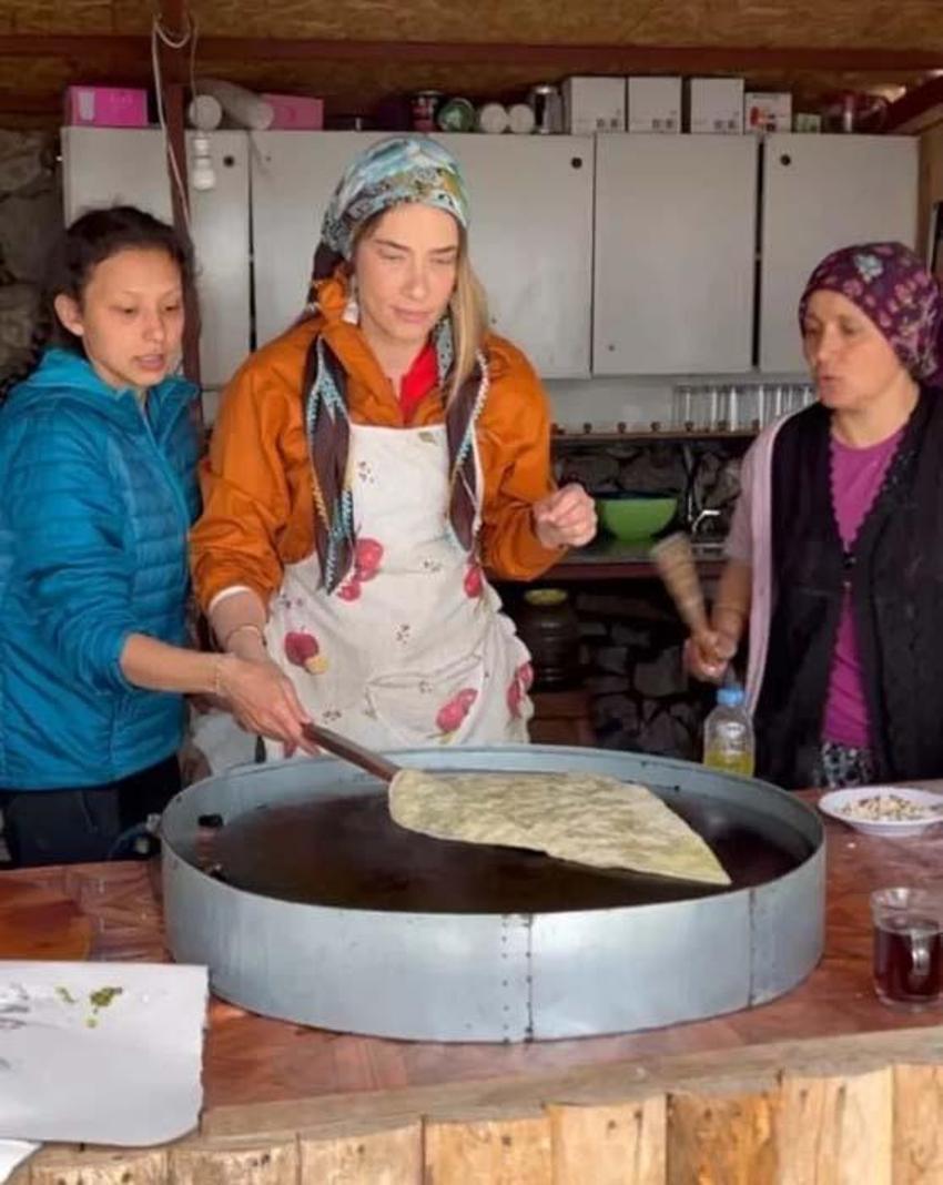 Sezon bitti, ünlüler soluğu tatil beldelerinde aldı! Ama bir farkla...